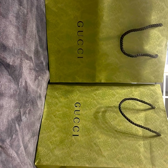 Two medium size Gucci shopping bags - Picture 1 of 2